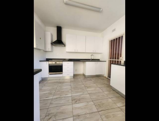 3 BEDROOM TOWNHOUSE FOR SALE IN BRYANSTON